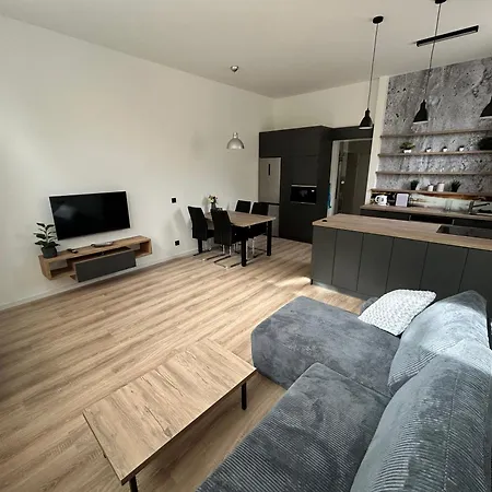 Apartemnt In Dvur Kralove Nad Labem Exterior photo