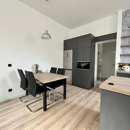 Apartemnt In Dvur Kralove Nad Labem Exterior photo