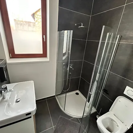 Apartemnt In Dvur Kralove Nad Labem Exterior photo